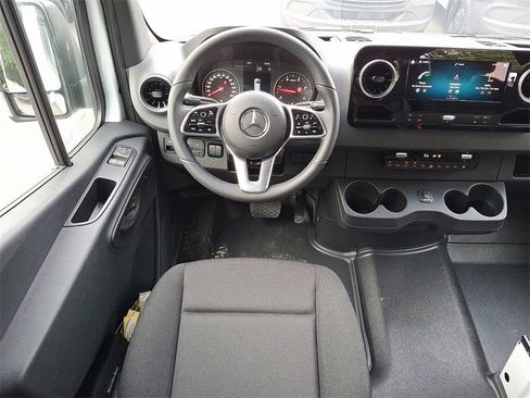 New 2024 Mercedes-Benz Sprinter 2500 image 8