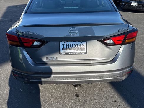 Used 2024 Nissan Altima 2.5 SV image 5