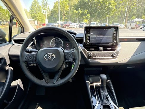 Used 2022 Toyota Corolla LE FWD image 28