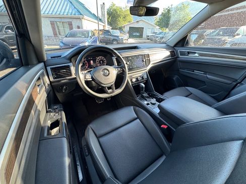 Used 2019 Volkswagen Atlas SEL R-Line AWD/4WD image 17