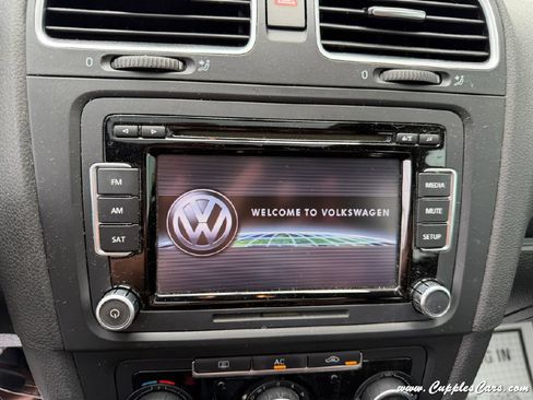 Used 2011 Volkswagen Golf 4-Door FWD image 25