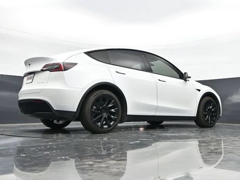 Used 2021 Tesla Model Y Long Range AWD/4WD image 38
