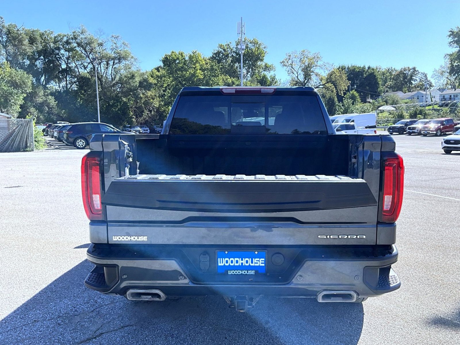 Used 2022 GMC Sierra 1500 Denali w/ Driver Alert Package II AWD/4WD image 11