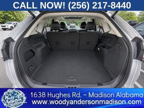 Used 2018 Ford Edge Titanium w/ Equipment Group 301A AWD/4WD image 7