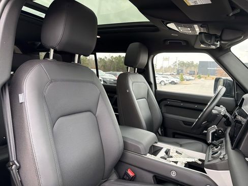 Used 2025 Land Rover Defender 110 S image 16