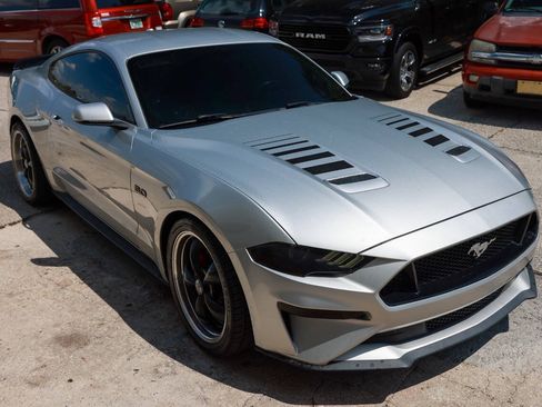 Used 2018 Ford Mustang GT Premium w/ Carbon Sport Interior Package RWD image 8