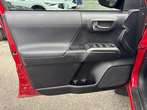 Used 2020 Toyota Tacoma TRD Sport w/ TRD Premium Sport Package image 10