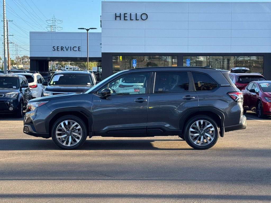 Used 2025 Subaru Forester Touring AWD/4WD image 6