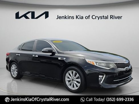 Used 2018 Kia Optima S FWD image 2