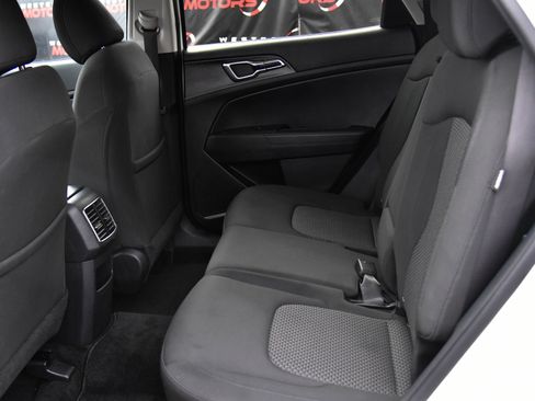 Used 2024 Kia Sportage LX image 32