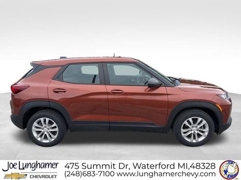 Used 2021 Chevrolet TrailBlazer LS image 2