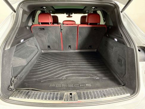 Used 2023 Porsche Cayenne Platinum Edition AWD/4WD image 26