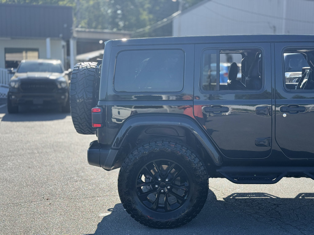 Used 2021 Jeep Wrangler Unlimited Sahara w/ Cold Weather Group AWD/4WD image 11