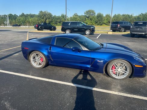 Used 2006 Chevrolet Corvette Z06 w/ Preferred Equipment Group RWD image 4