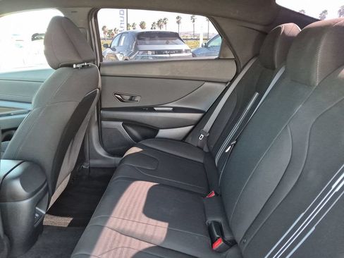 Used 2025 Hyundai Elantra Sport FWD image 28