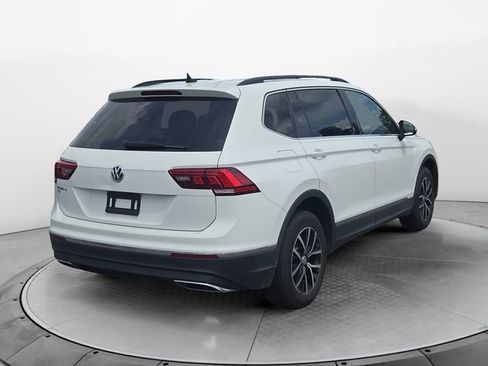 Used 2021 Volkswagen Tiguan SE w/ Panoramic Sunroof Package FWD image 5