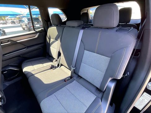 Used 2025 GMC Acadia Elevation image 20