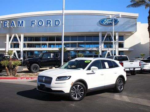 Certified 2022 Lincoln Nautilus AWD w/ Premium Package image 2