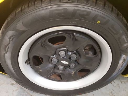 Used 2013 Chevrolet Camaro LS image 28