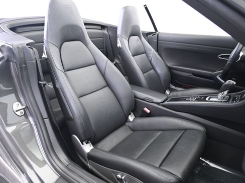 Used 2014 Porsche 911 Carrera 4S image 23