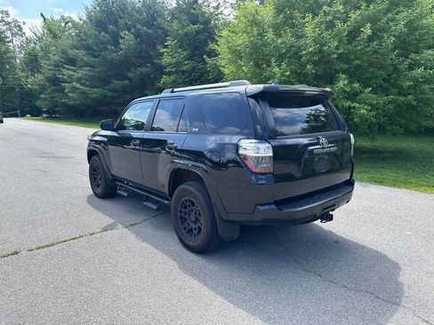 Used 2023 Toyota 4Runner SR5 AWD/4WD image 5