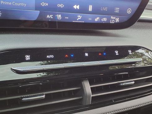 Used 2025 Buick Enclave Avenir w/ Super Cruise Package FWD image 8