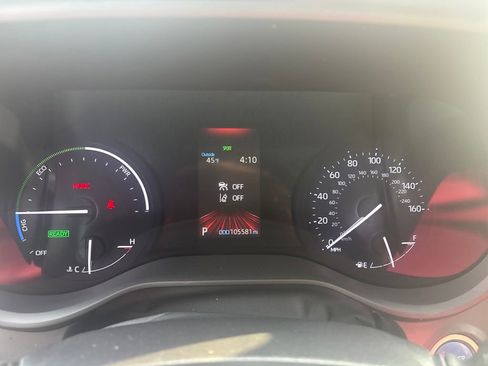 Used 2022 Toyota Sienna XLE image 12