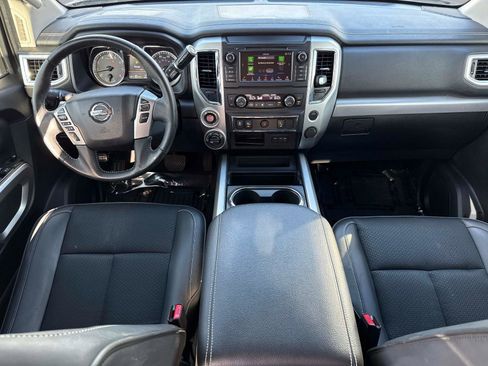 Used 2019 Nissan Titan PRO-4X image 15