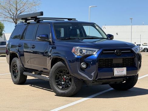 Used 2023 Toyota 4Runner SR5 Premium w/ Moonroof Package image 2