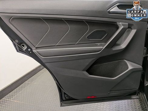 Used 2023 Volkswagen Tiguan SE image 23