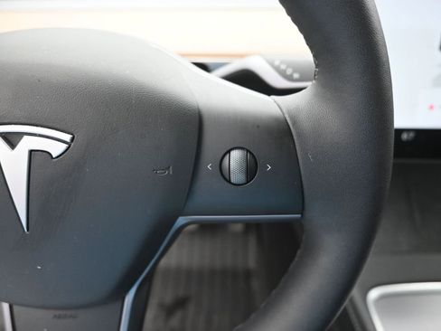 Used 2024 Tesla Model Y Long Range AWD/4WD image 27