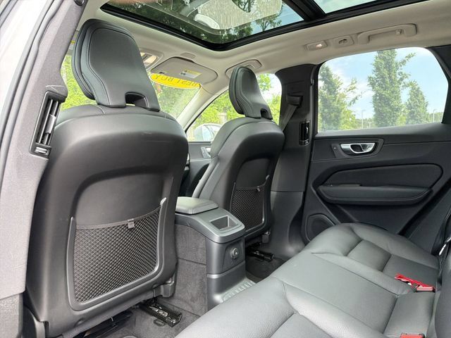 Used 2023 Volvo XC60 T8 Plus AWD/4WD image 7