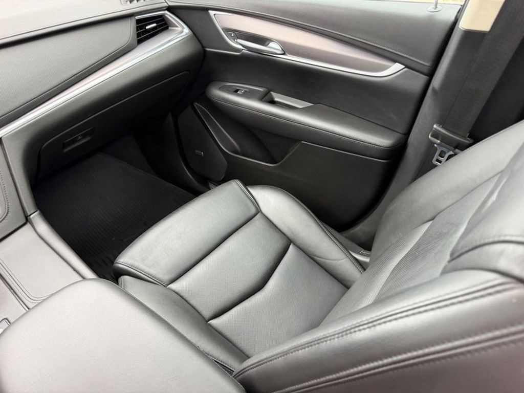 Used 2018 Cadillac XT5 Premium Luxury FWD image 19
