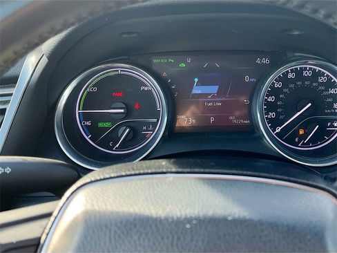 Used 2020 Toyota Camry XLE image 12