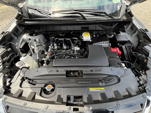 Used 2025 Nissan Pathfinder SV FWD image 35