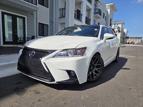 Used 2015 Lexus CT 200h image 1