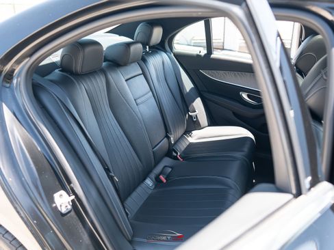 Used 2021 Mercedes-Benz E 350 4MATIC Sedan w/ Premium Package image 18