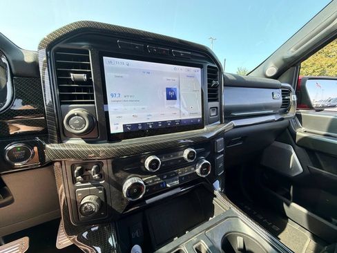 Used 2022 Ford F150 Lariat w/ Equipment Group 502A High AWD/4WD image 8
