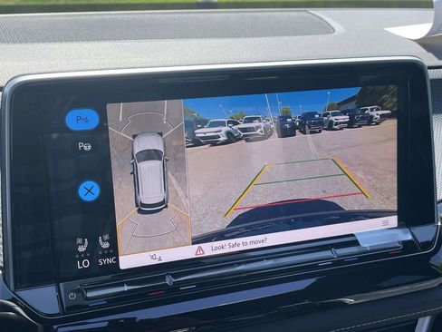 New 2026 Volkswagen Atlas Cross Sport SEL Premium R-Line AWD/4WD image 25