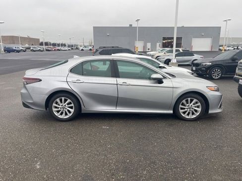 Used 2023 Toyota Camry LE image 4