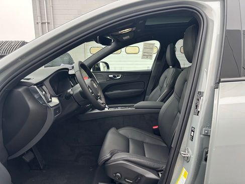 New 2026 Volvo XC60 B5 Ultra w/ Climate Package image 21