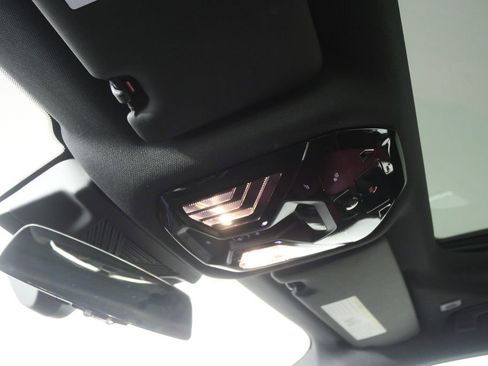 Certified 2025 BMW 530i image 22