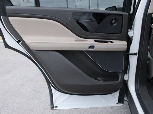 Used 2023 Lincoln Aviator Reserve w/ Elements Package Plus image 32