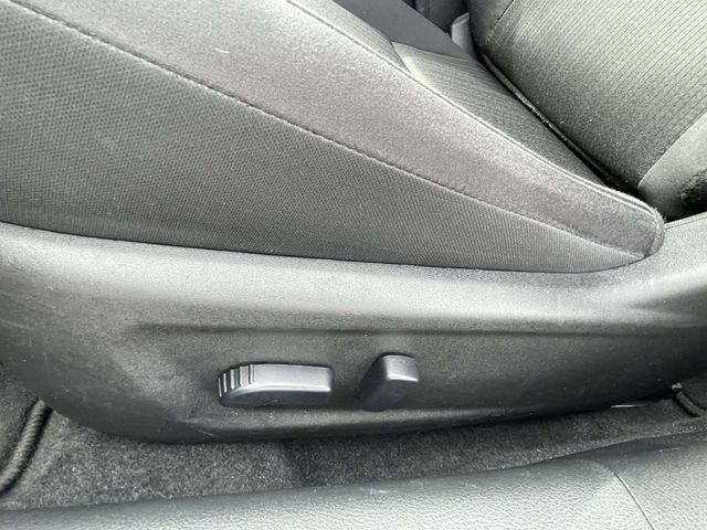 Used 2025 Nissan Altima 2.5 SV FWD image 15