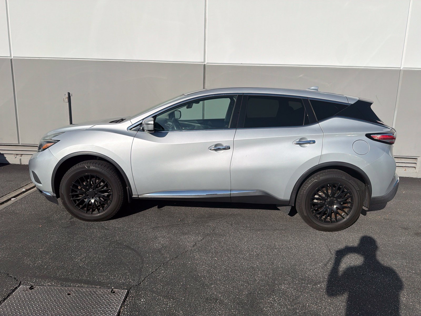 Used 2018 Nissan Murano S w/ Cargo Package FWD image 2