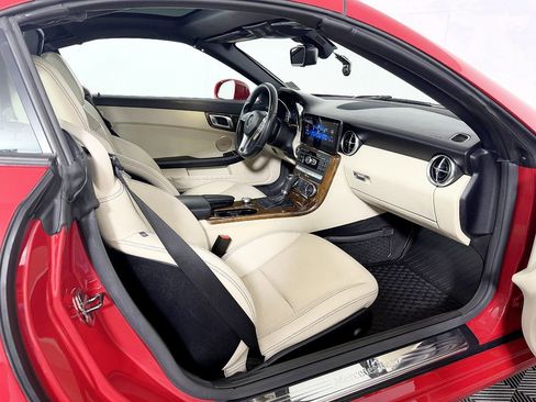 Used 2015 Mercedes-Benz SLK 250 image 42