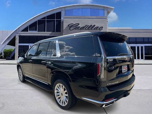 Used 2023 Cadillac Escalade ESV Luxury RWD image 6