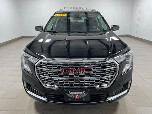 Used 2023 GMC Terrain Denali image 2