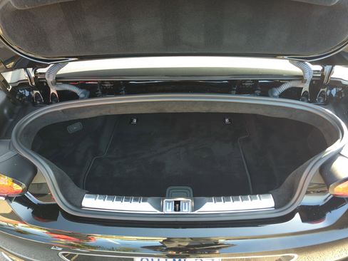 Used 2021 Bentley Continental GT V8 image 32