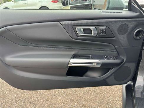 Used 2026 Ford Mustang Premium RWD image 17